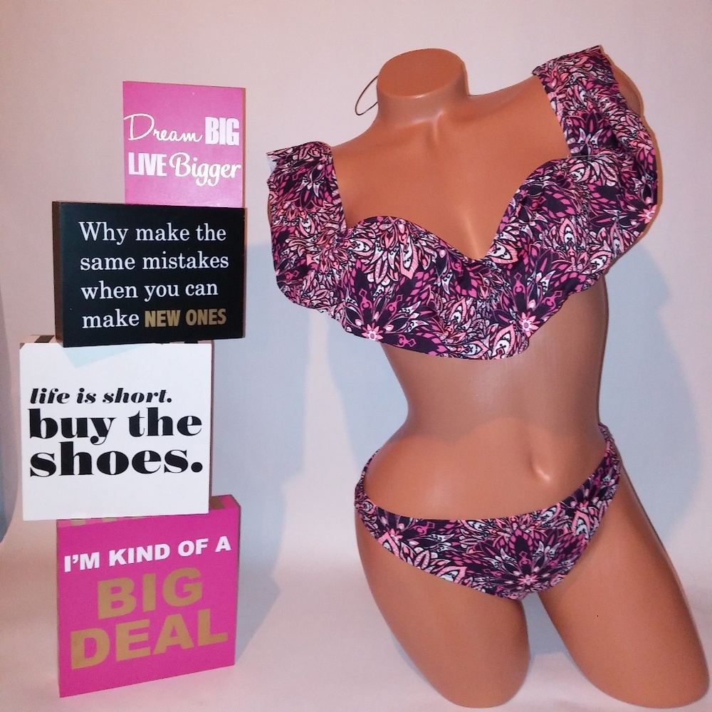 Rue Bleu Swim Bikini Set
Floral
Flounce
Off Shoulder